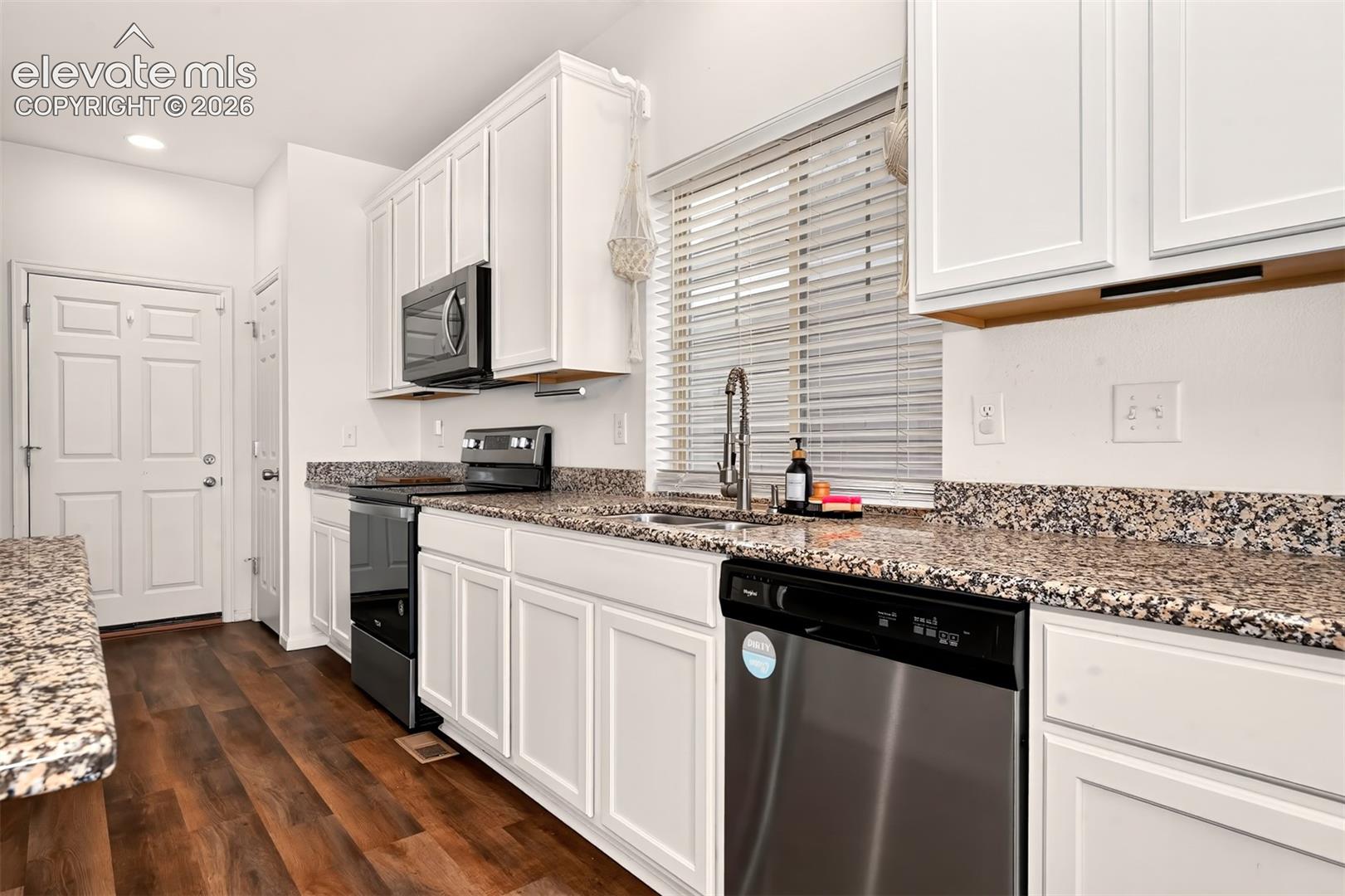Listing photo 14 for 6315 Kildare Drive