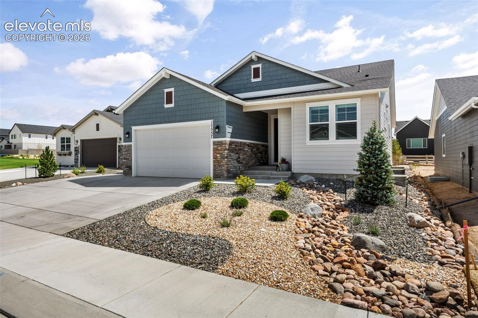 Listing photo 4 for 17557 Cerberus Court
