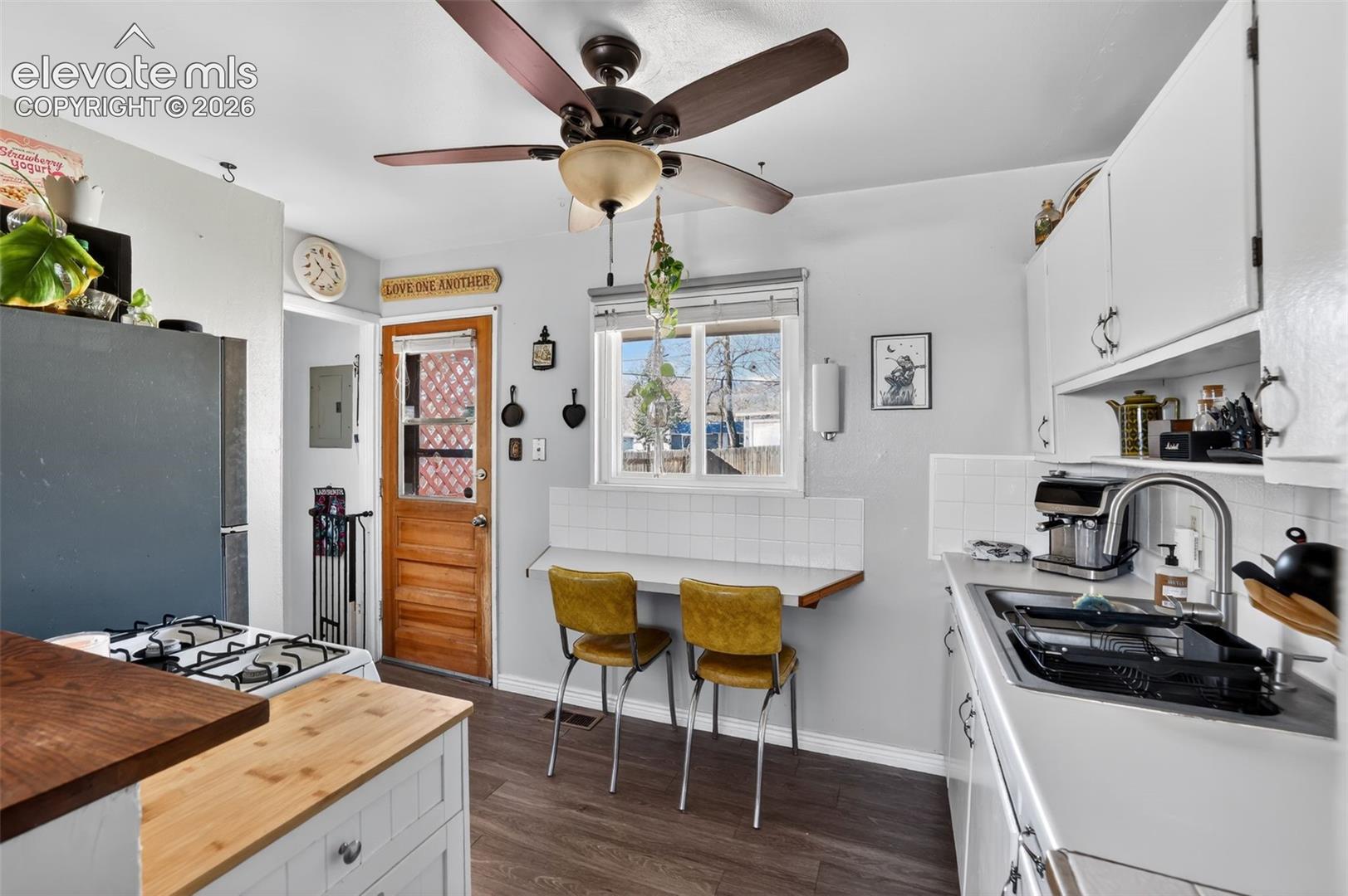 Listing photo 11 for 702 Erie Road