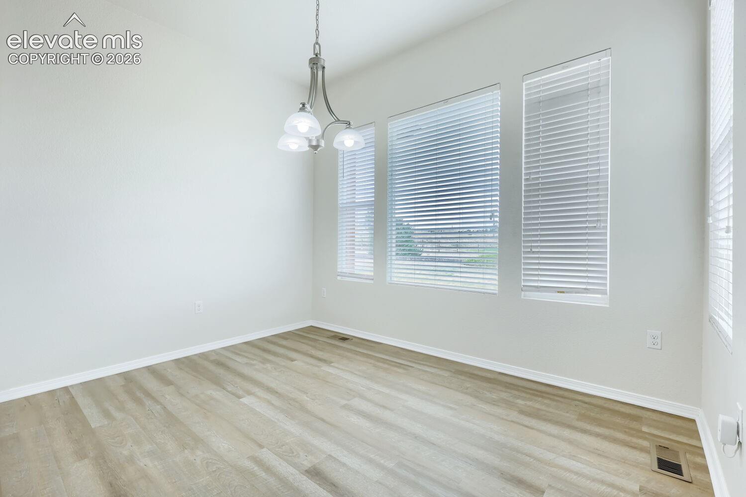 Listing photo 16 for 10967 Klondike Drive
