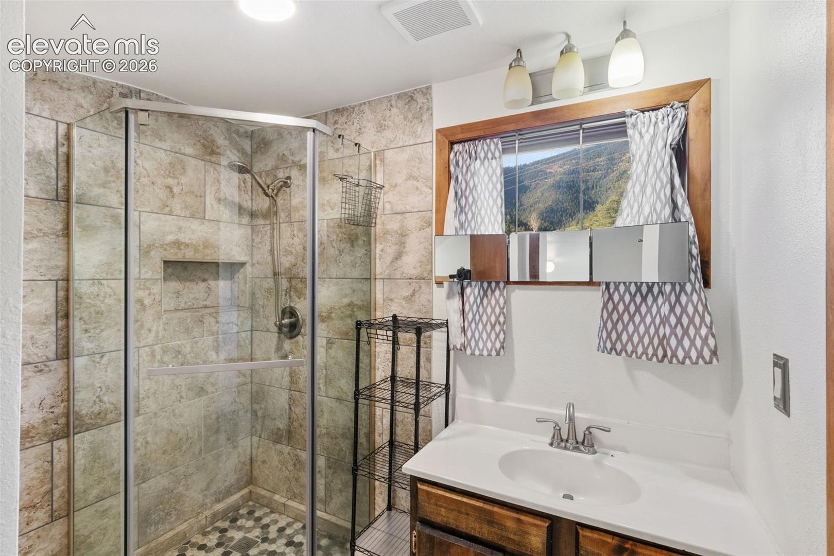 Listing photo 17 for 220 Illinois Avenue