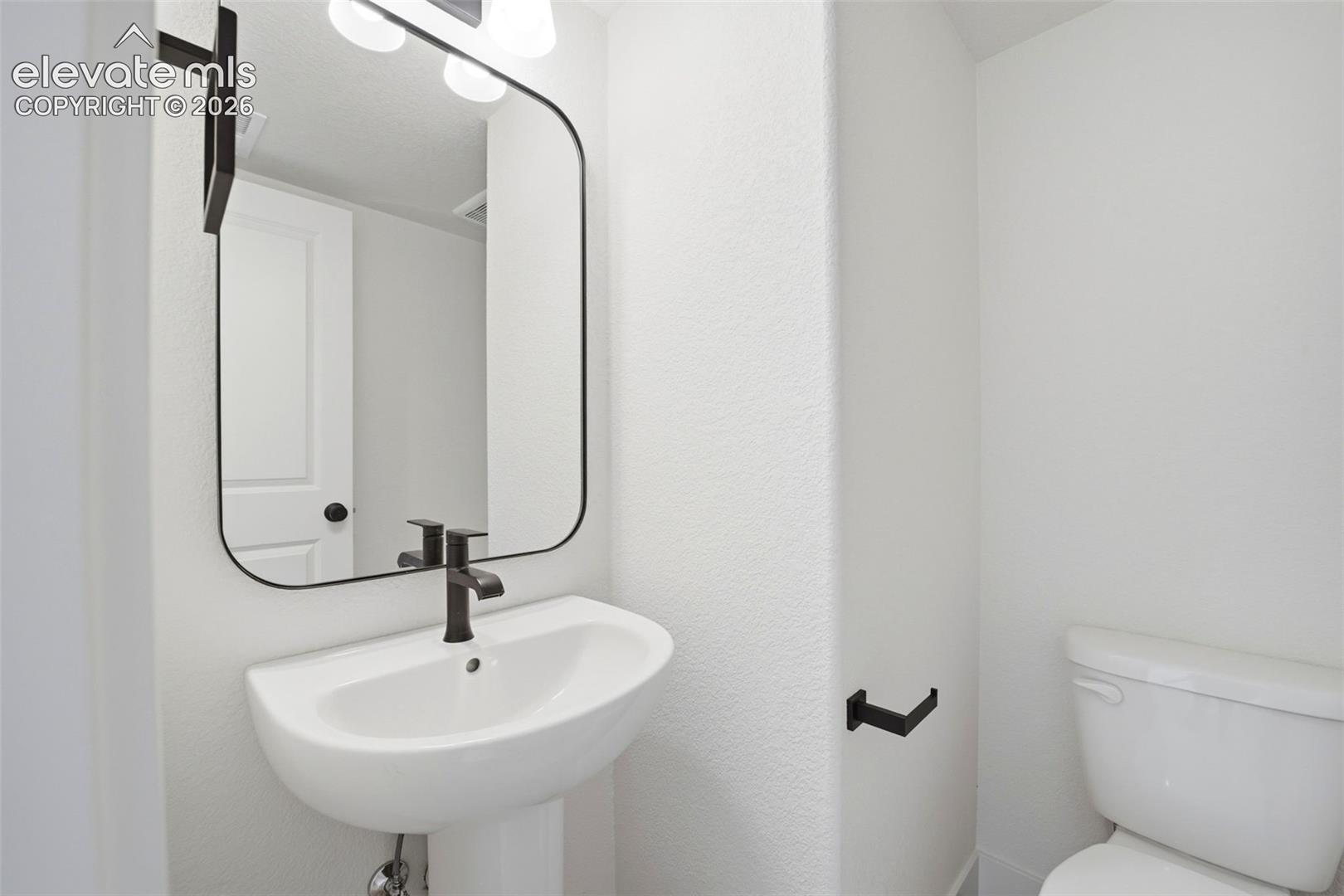 Listing photo 8 for 830 Keystone Loop