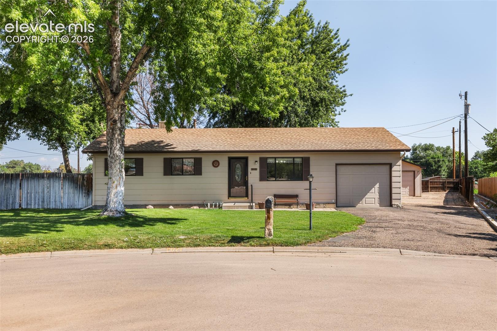 2021 Zinno Boulevard โ listing photo