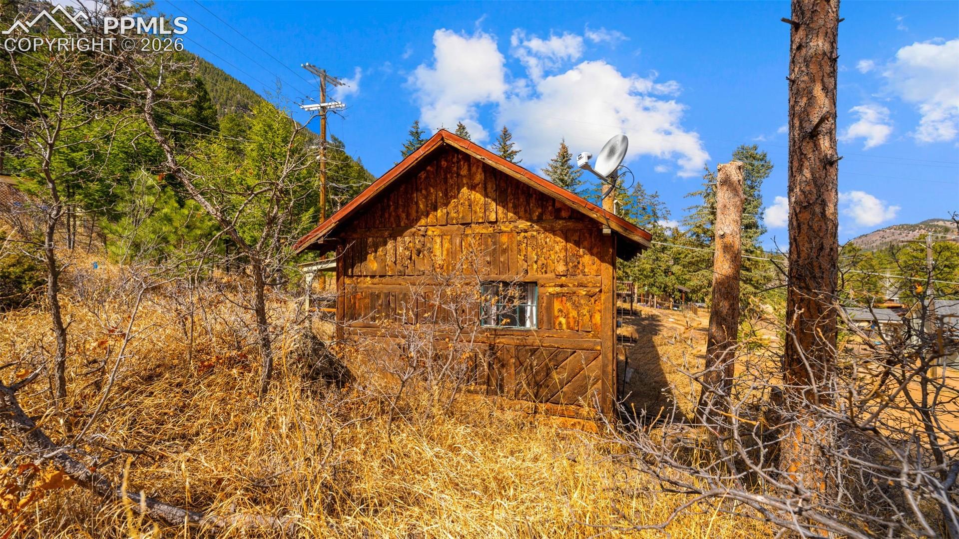 Listing photo 4 for 10345 Aspen Street