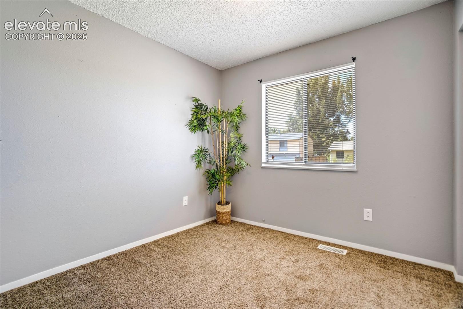 Listing photo 12 for 2408 Tucci Lane