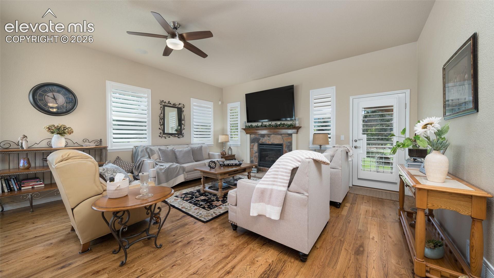 Listing photo 12 for 2455 Veneto Way
