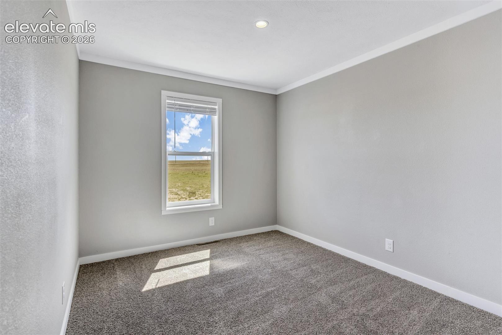 Listing photo 22 for 930 Awesome View