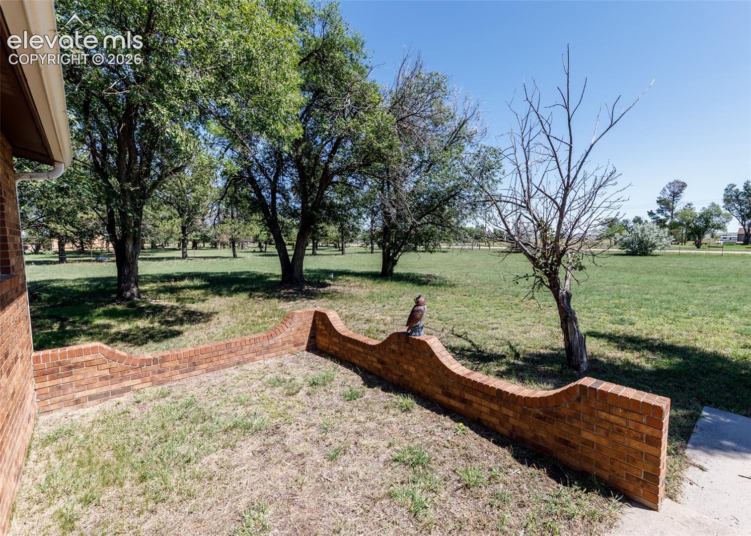 Listing photo 5 for 1540 N Ellicott Highway