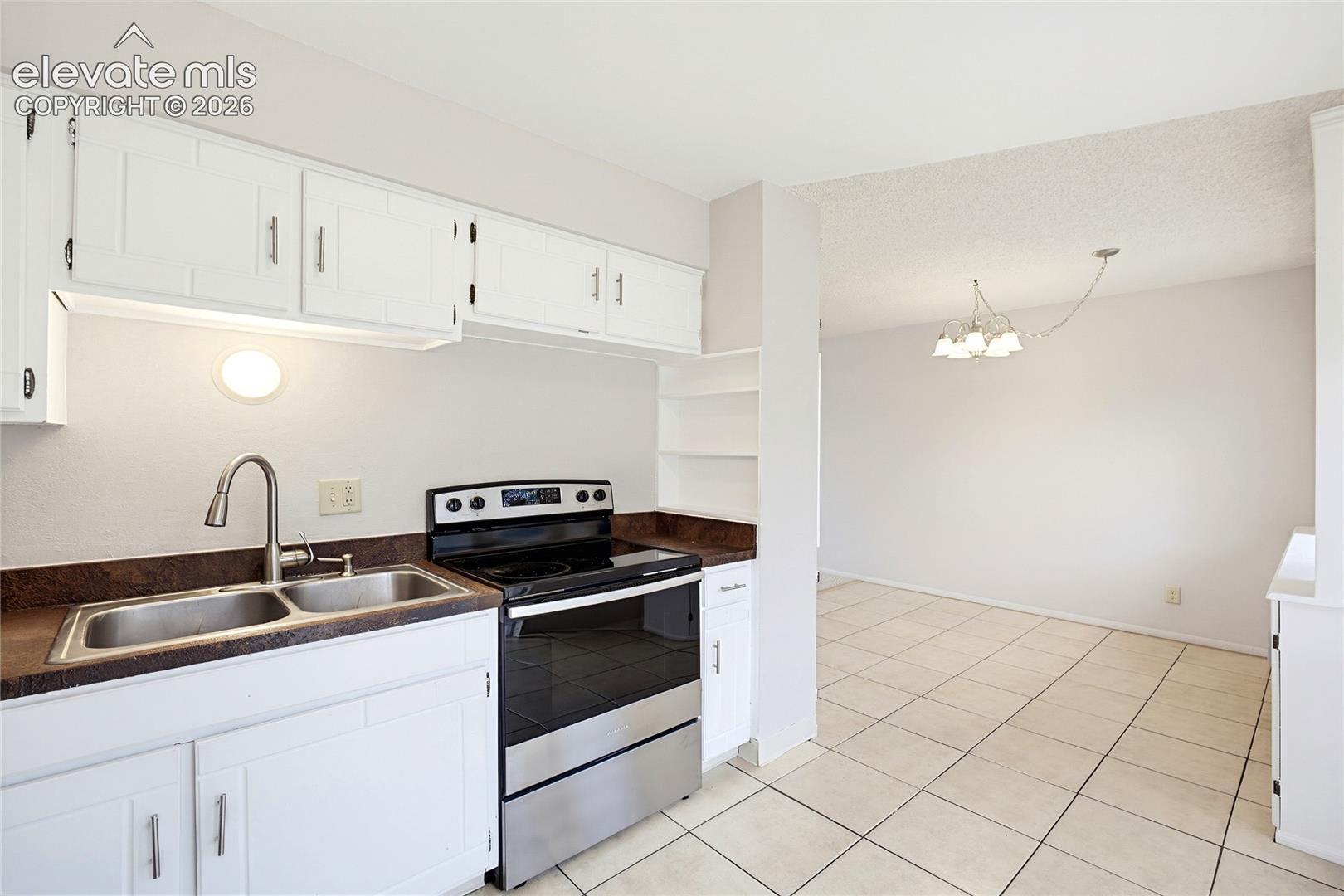 Listing photo 7 for 4855 S Crimson Circle