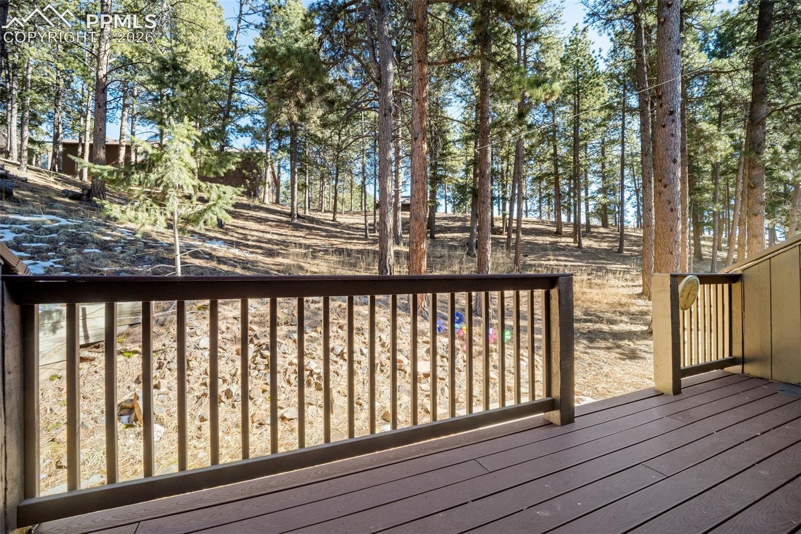 Listing photo 25 for 554 Manor Court C