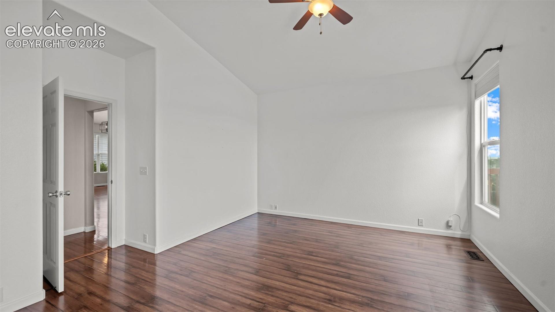 Listing photo 23 for 7514 Jaoul Point