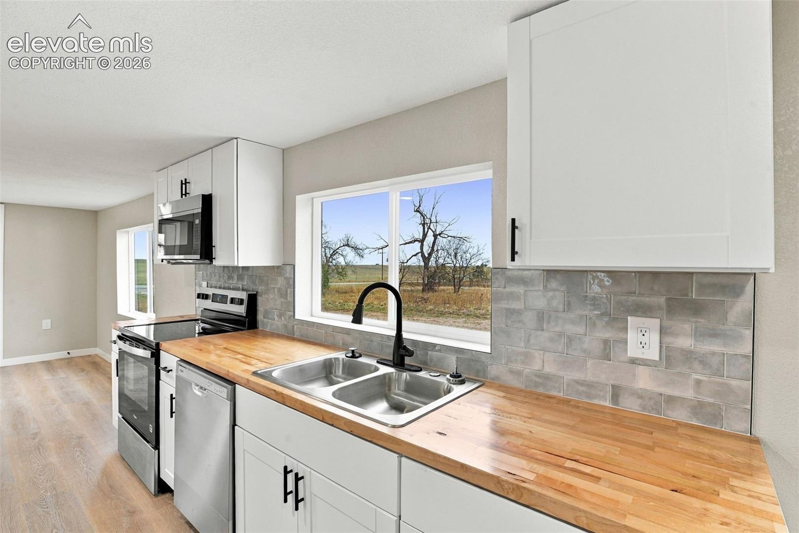 Listing photo 17 for 10672 Boone Road