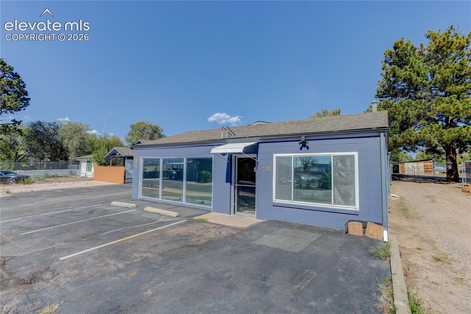 Listing photo 7 for 2382-B E Boulder Street
