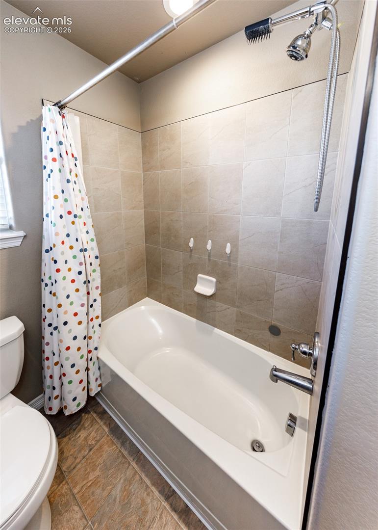 6977 Winnicut Drive, photo 27
