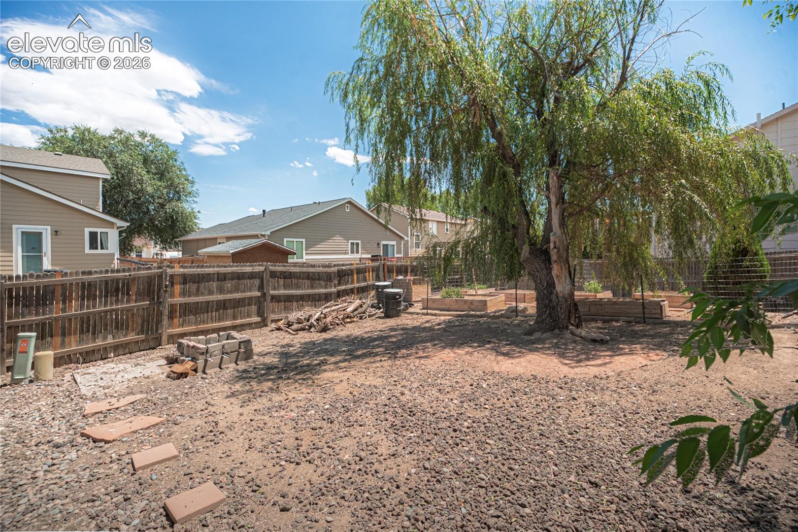Listing photo 23 for 1395 Legend Oak Drive