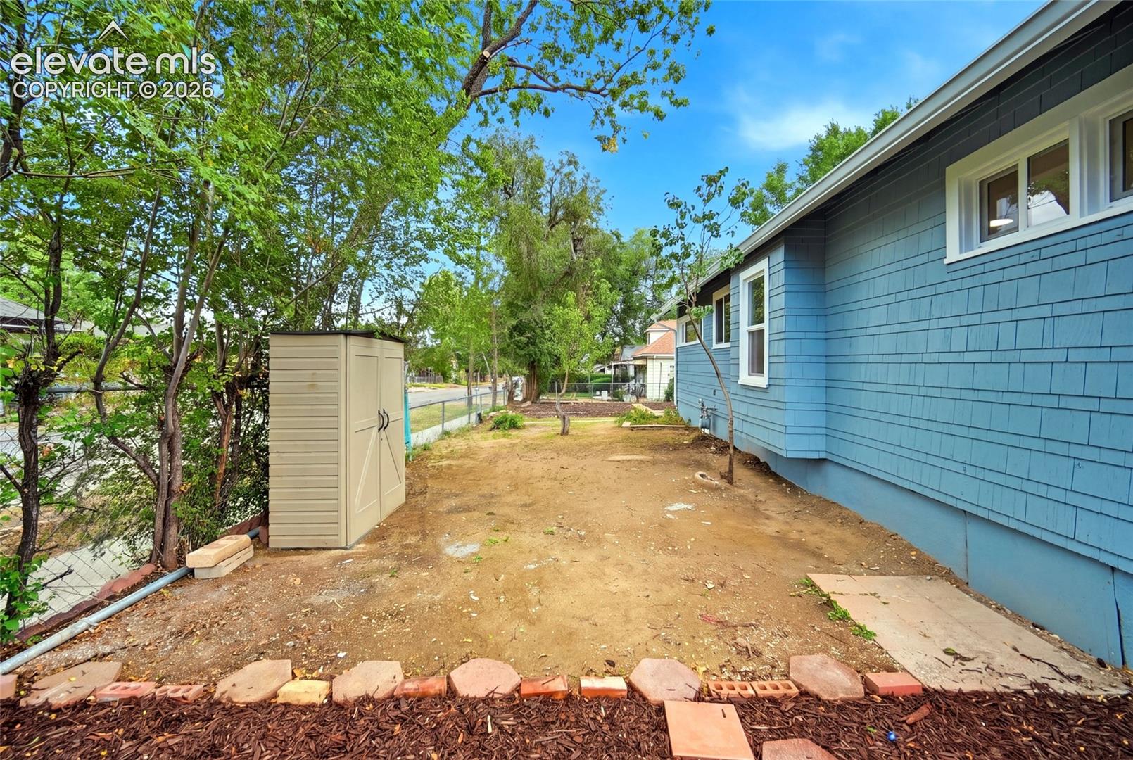 Listing photo 30 for 947 E Costilla Street