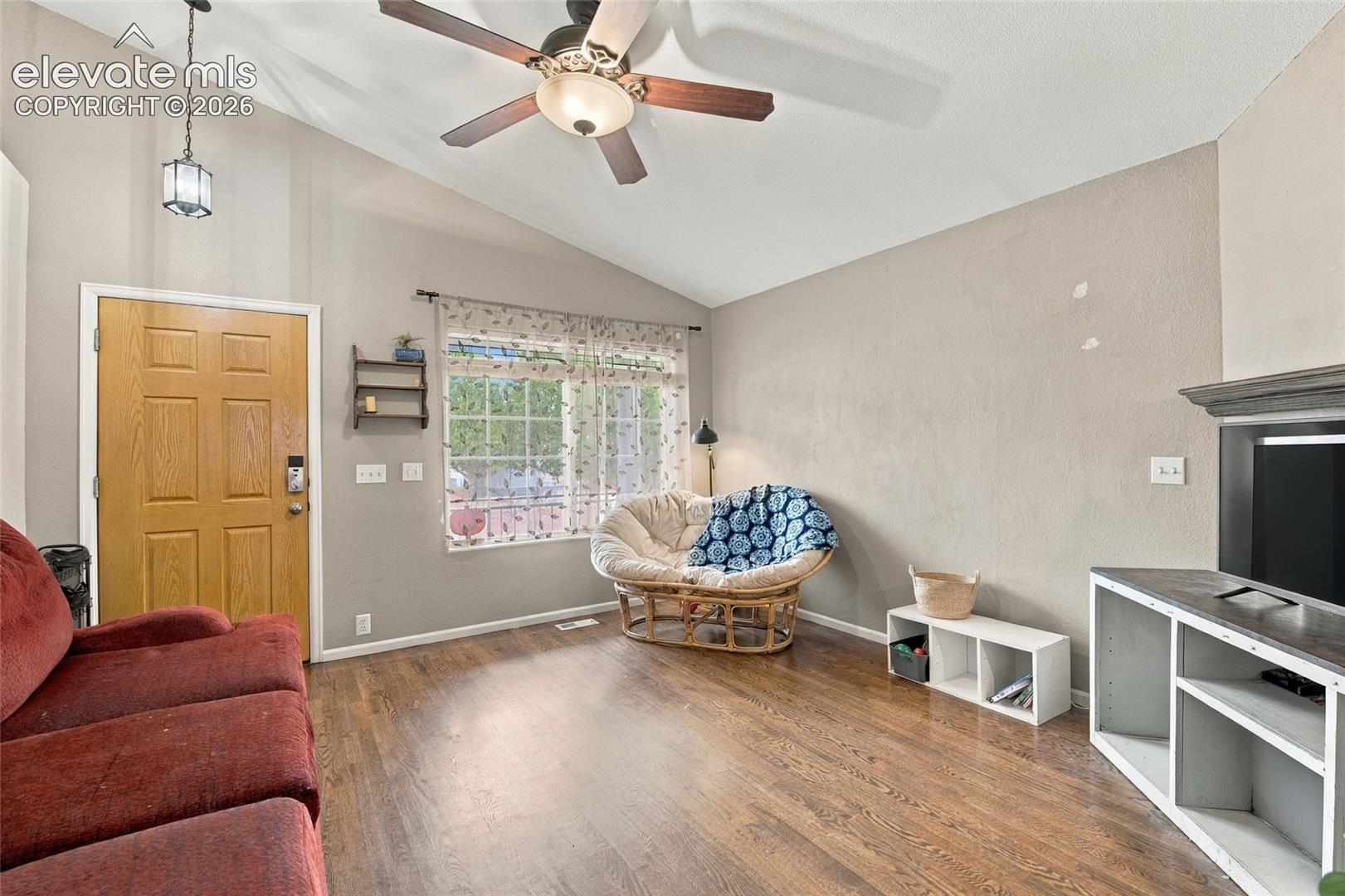 Listing photo 5 for 8451 Shadow Run Lane