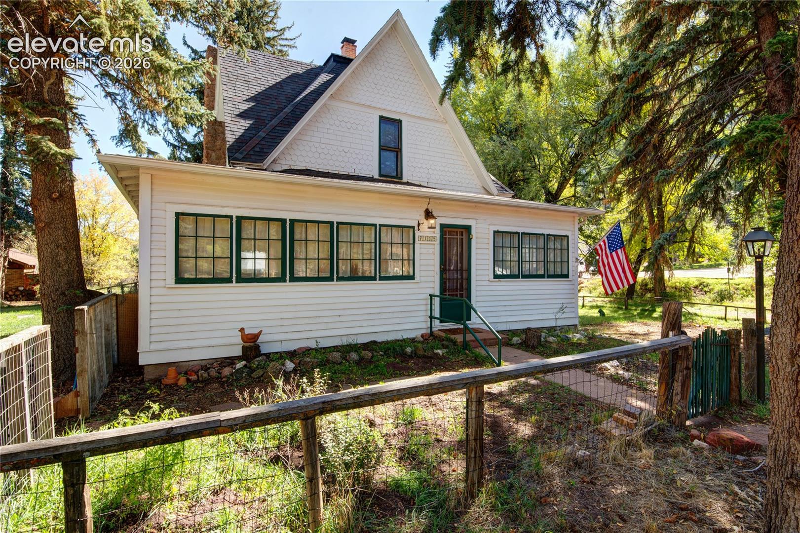 Listing photo 3 for 7115 Maple Street