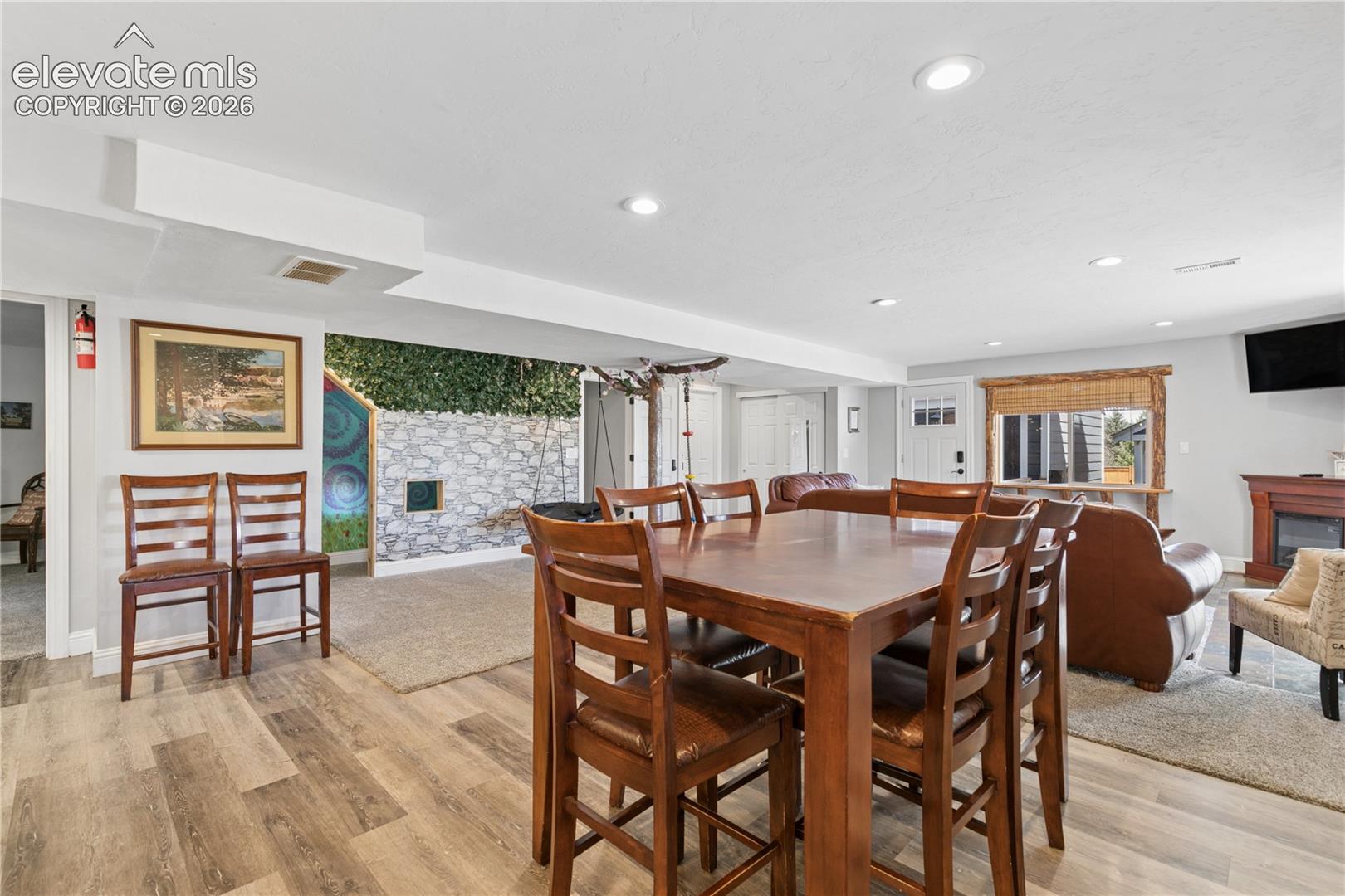 Listing photo 36 for 703 Platt Lane