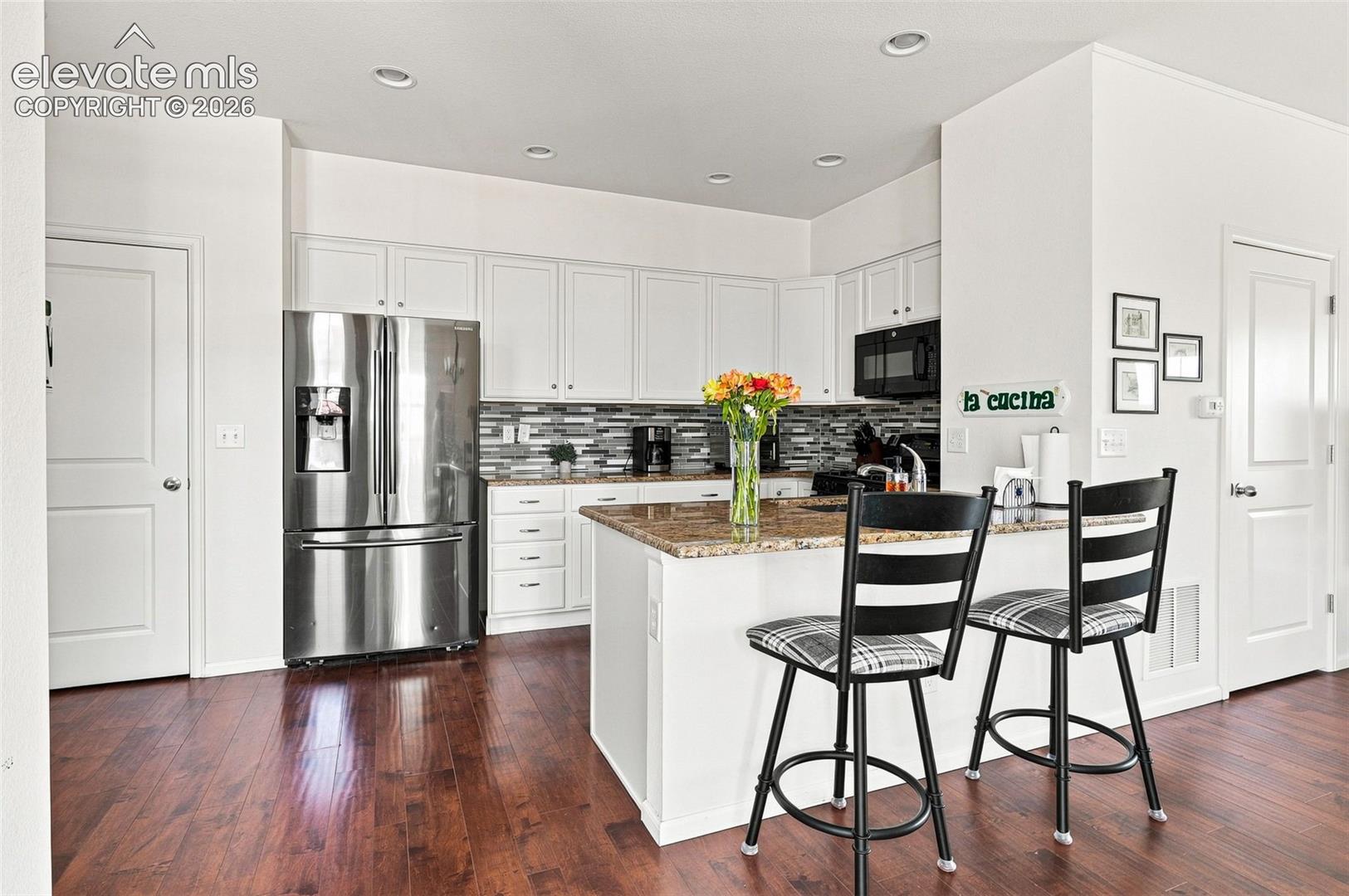 Listing photo 8 for 4298 N Meadows Drive