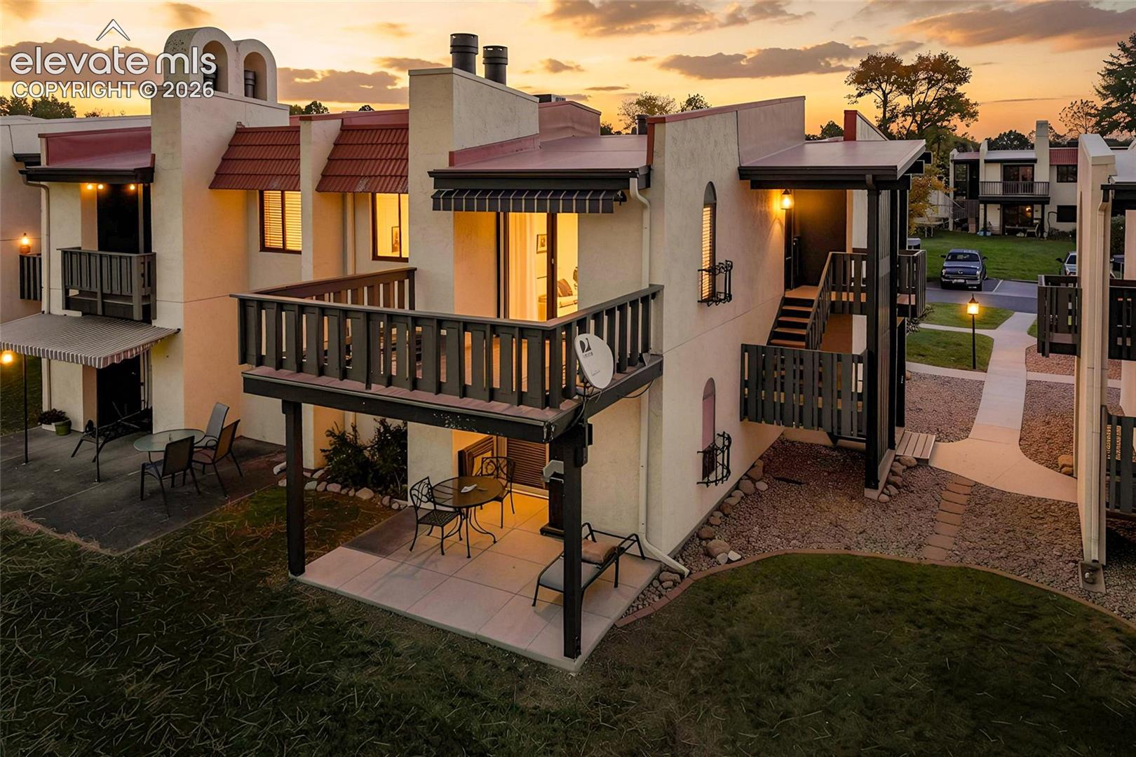 Listing photo 2 for 1062 Fontmore Road C