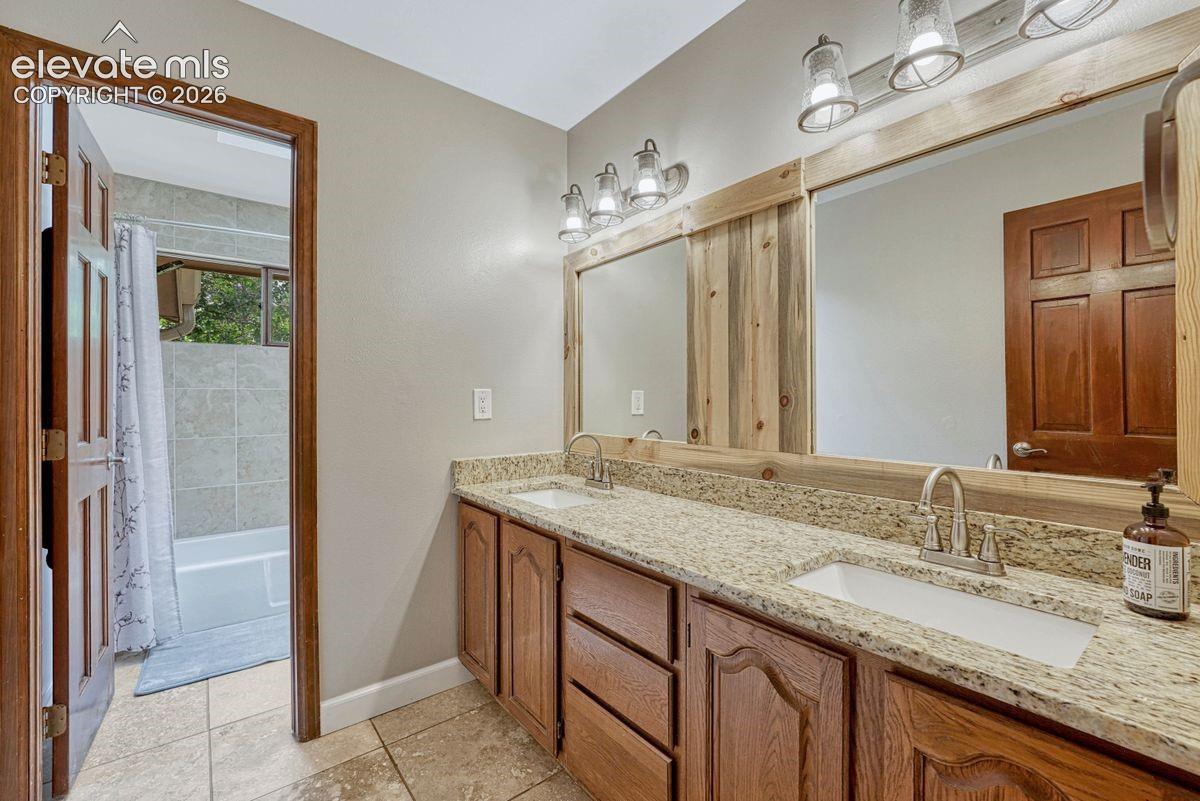 515 Congressional Drive, photo 27