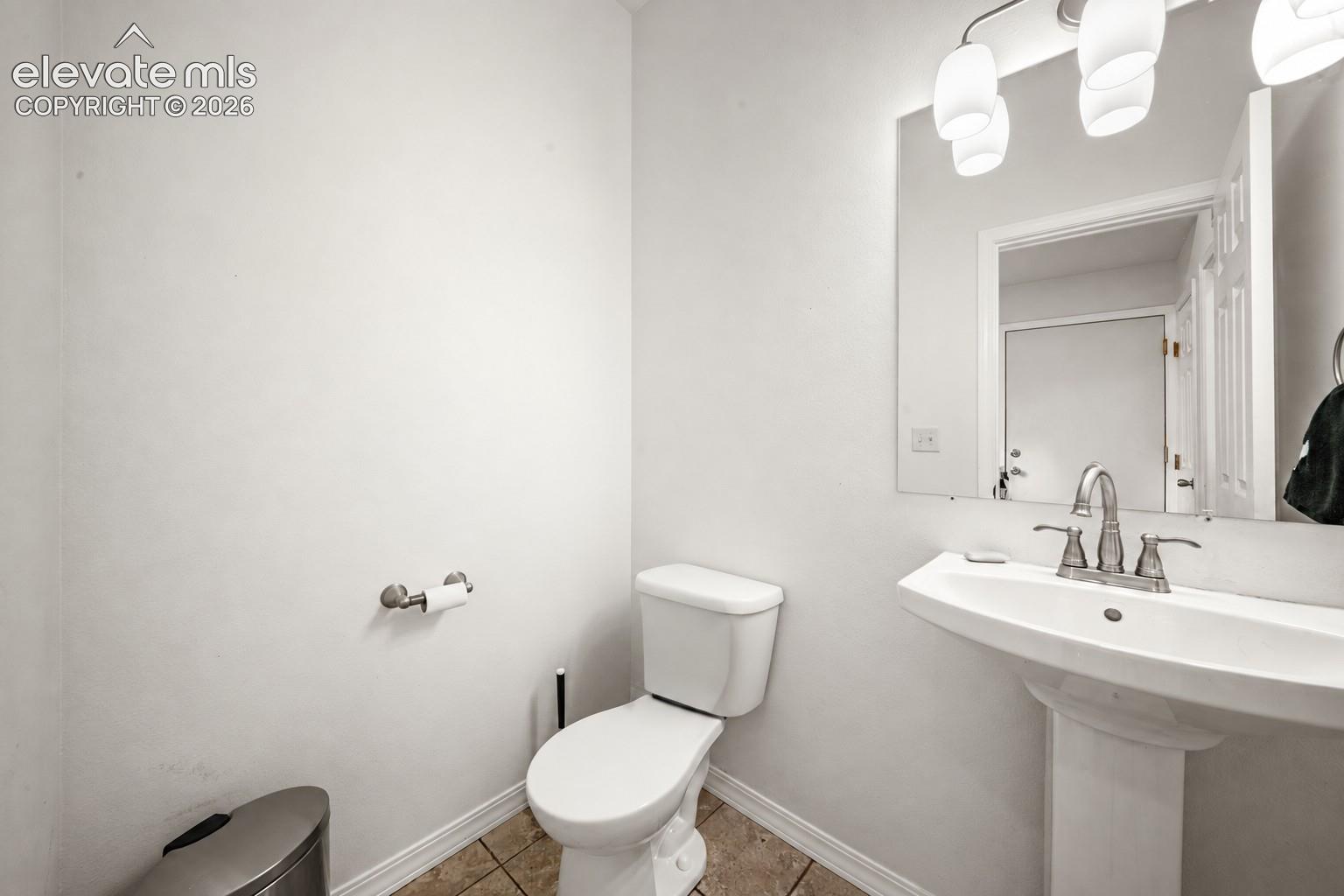 Listing photo 10 for 701 Valley View Drive