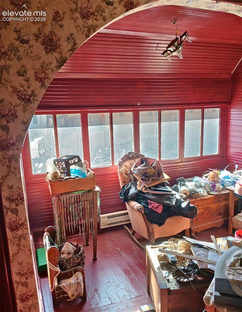Listing photo 9 for 401 E Carr Avenue