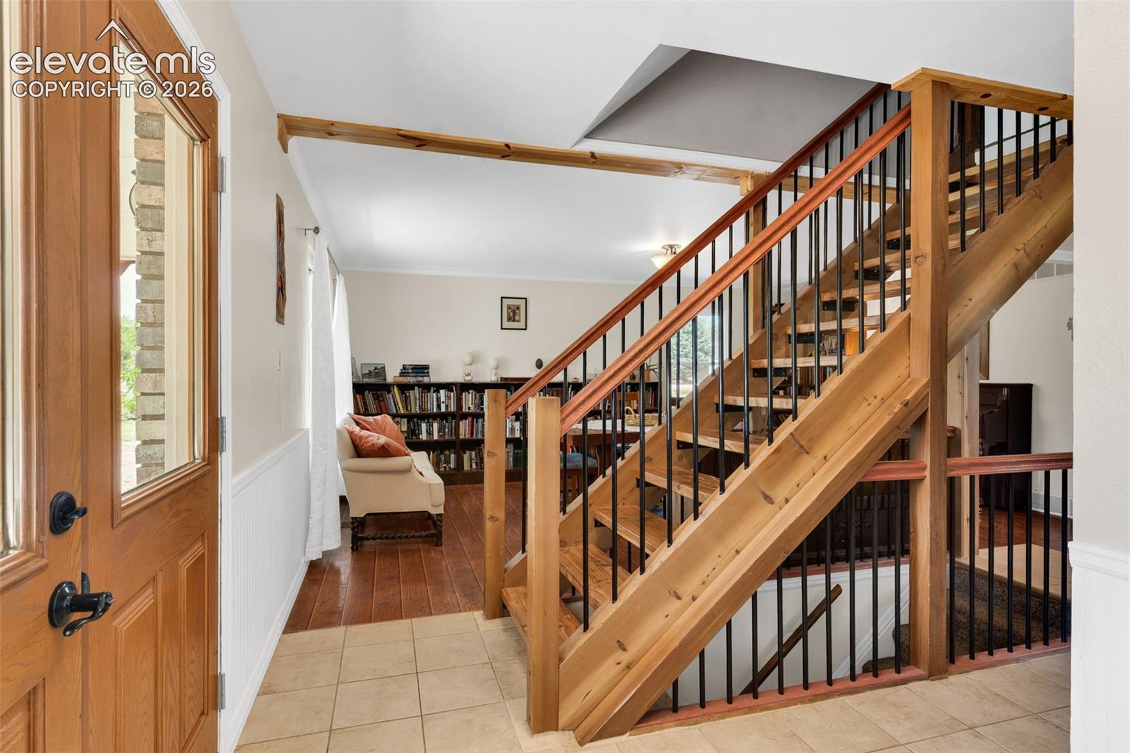 Listing photo 4 for 1004 Ridgeview Place