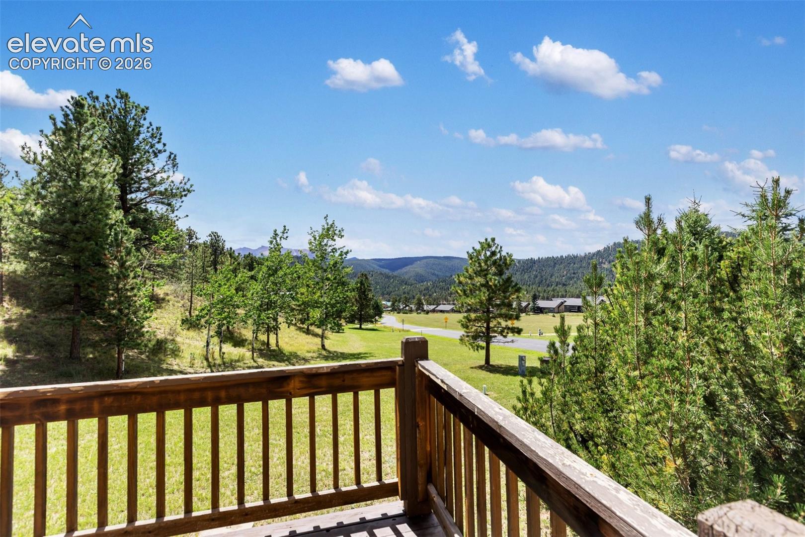 Listing photo 36 for 625 Sun Valley Drive