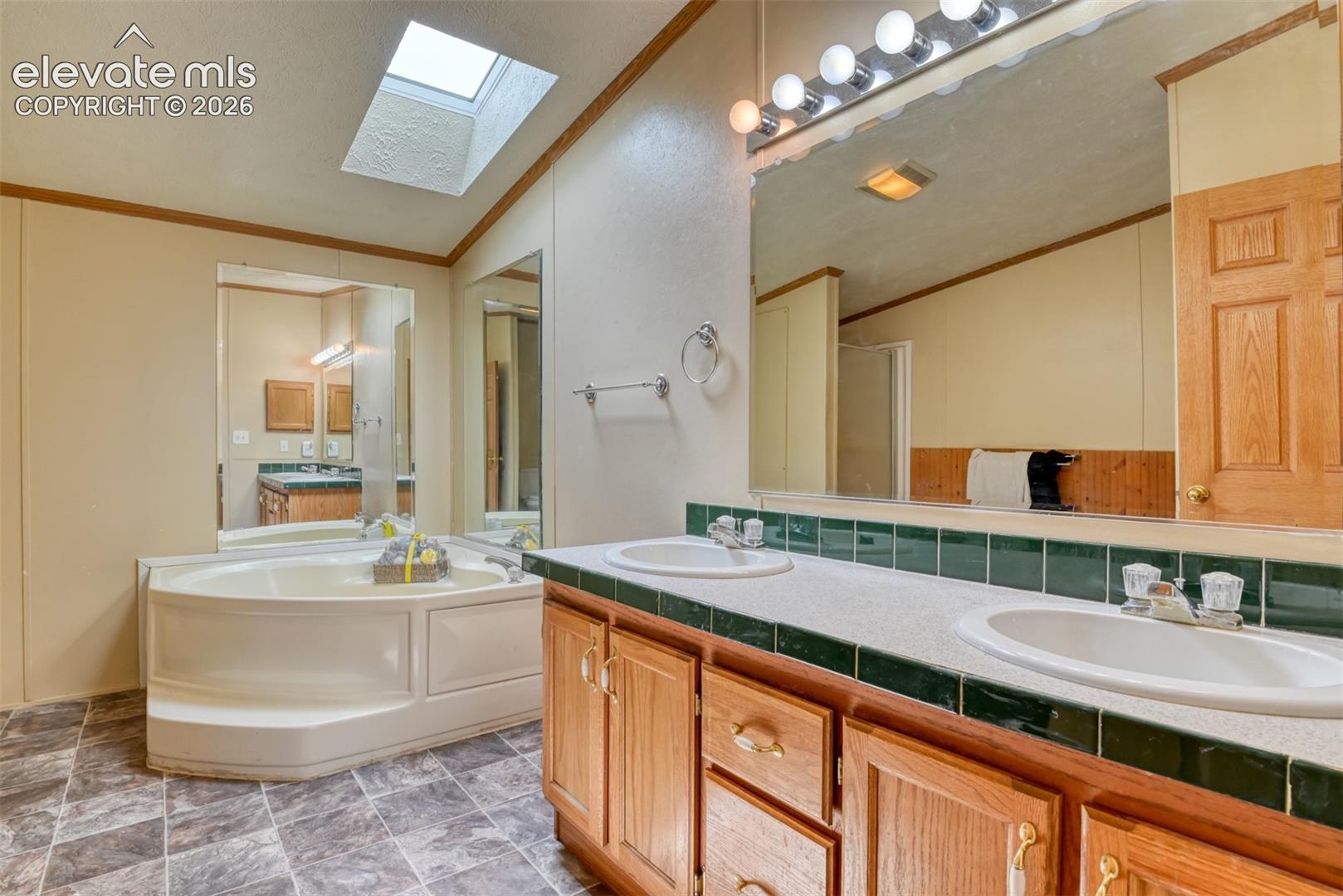 Listing photo 20 for 9672 Avenida Hermosa View