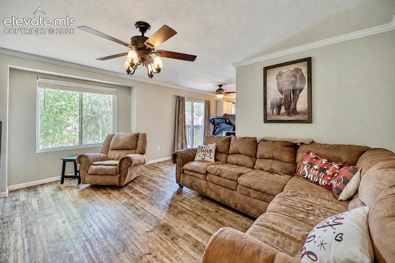 Listing photo 3 for 1395 Legend Oak Drive