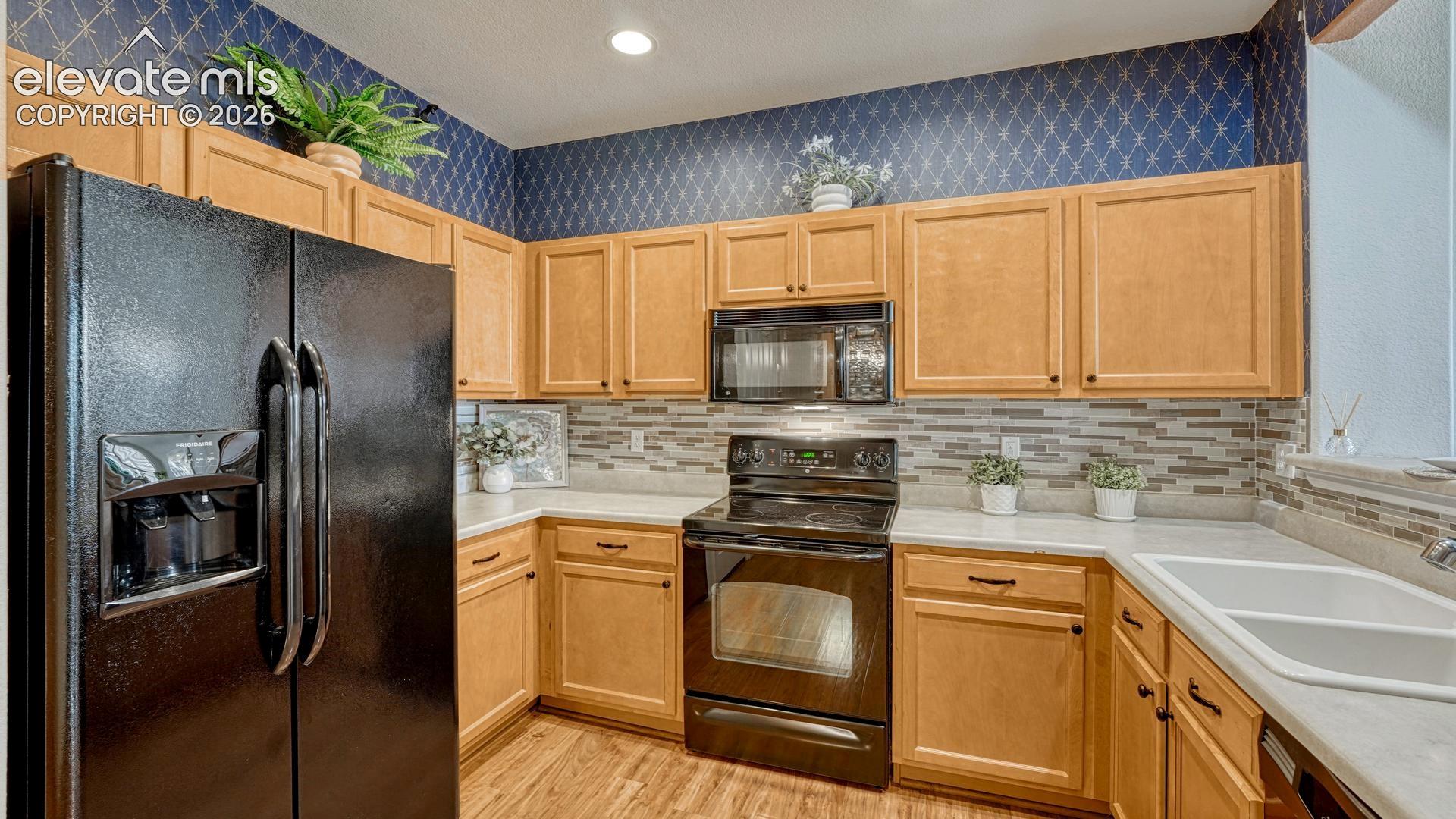 Listing photo 7 for 7620 Sandy Springs Point