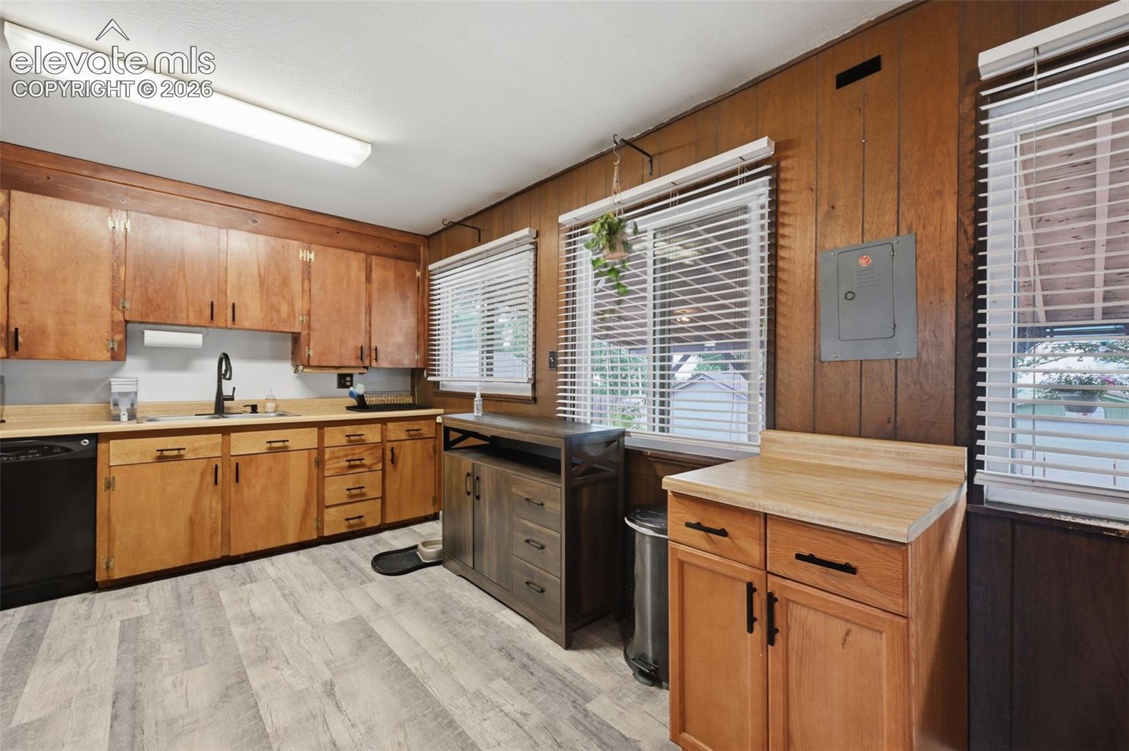 Listing photo 14 for 2637 Waldean Street