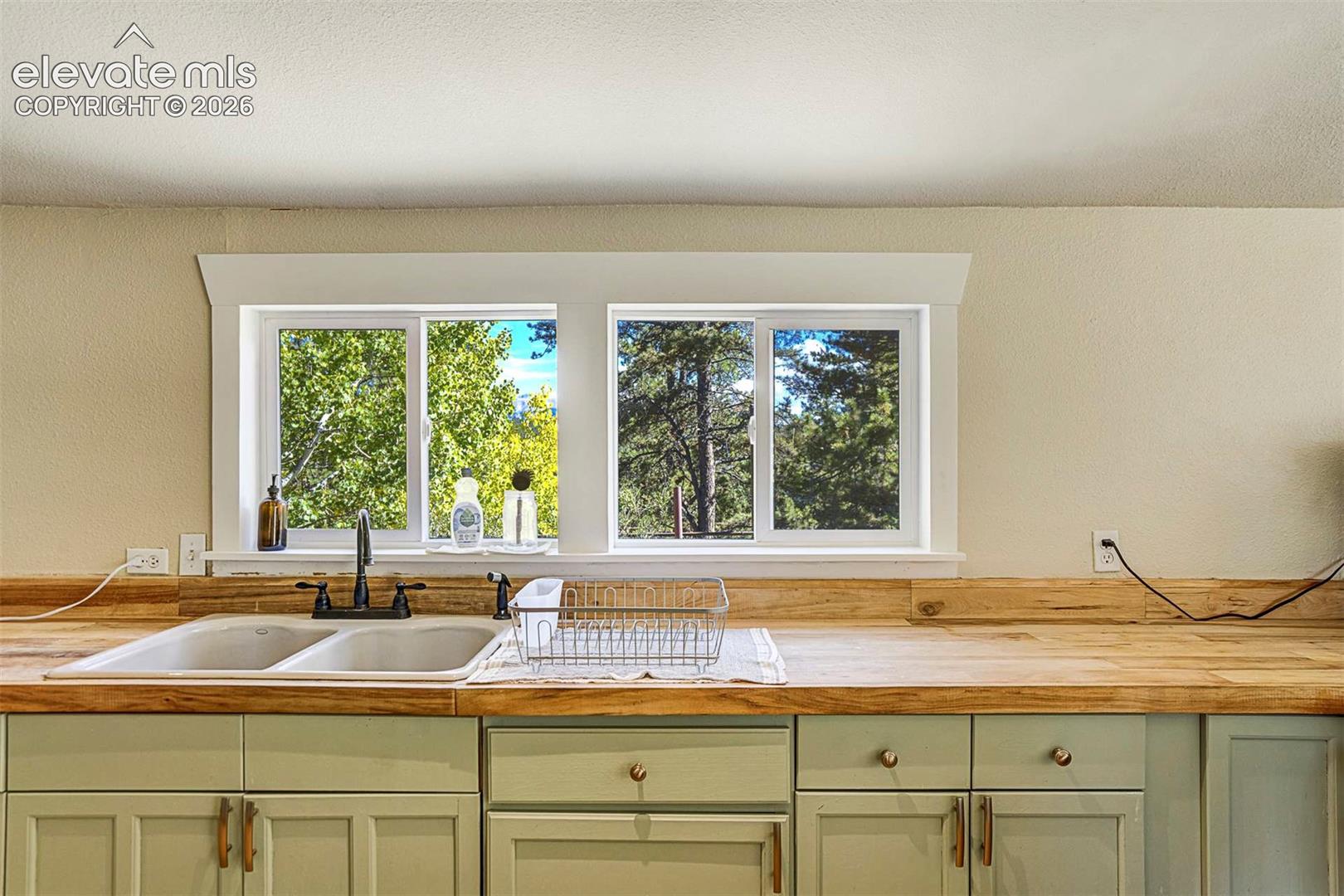 Listing photo 15 for 176 Chalk Circle Trail