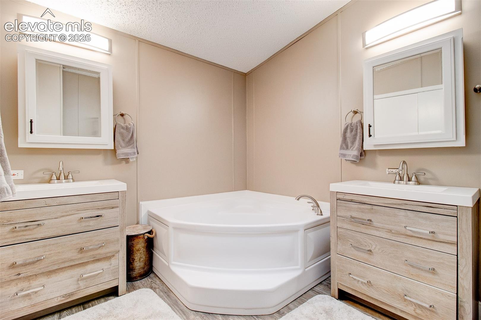 Listing photo 13 for 30255 Antioch Road