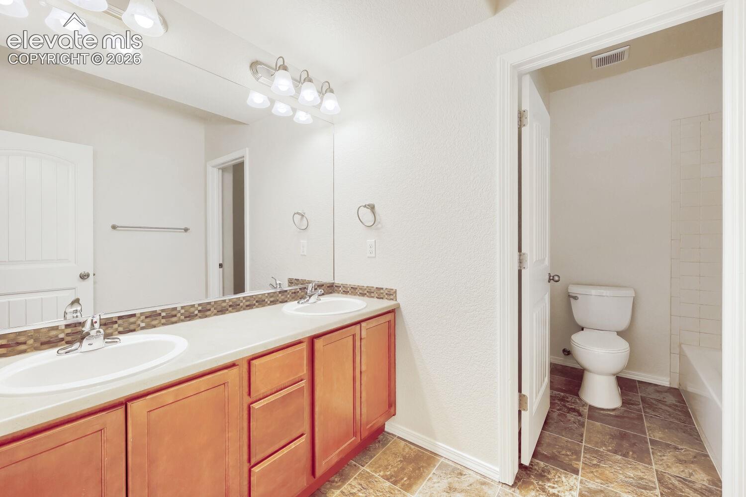 Listing photo 36 for 10967 Klondike Drive