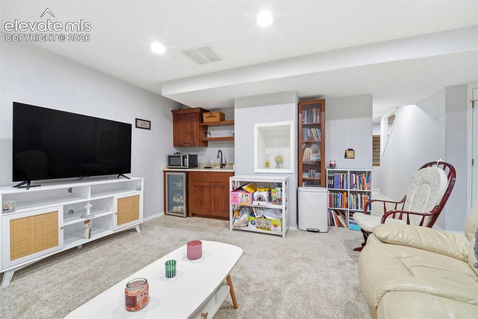 Listing photo 29 for 2221 Valley View Drive