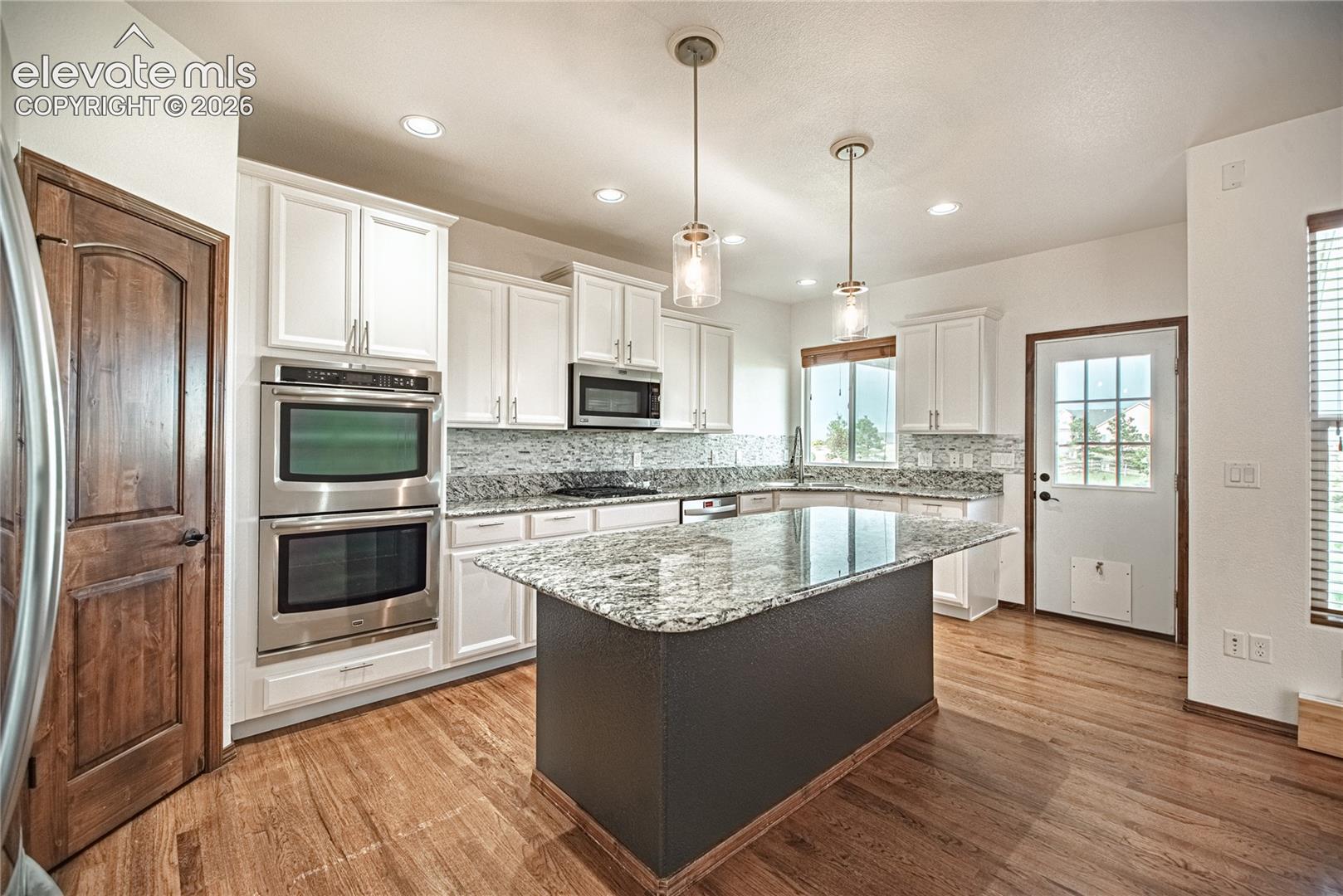Listing photo 15 for 11824 Black Hills Drive