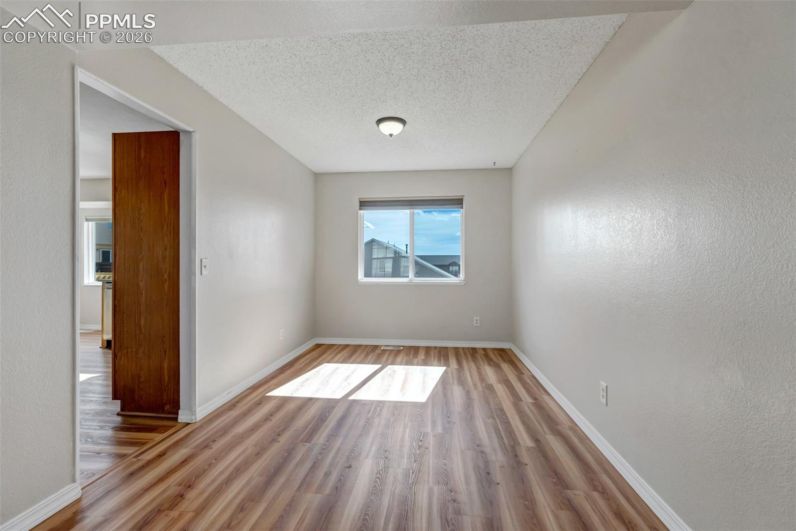 Listing photo 13 for 2375 Lisa Drive