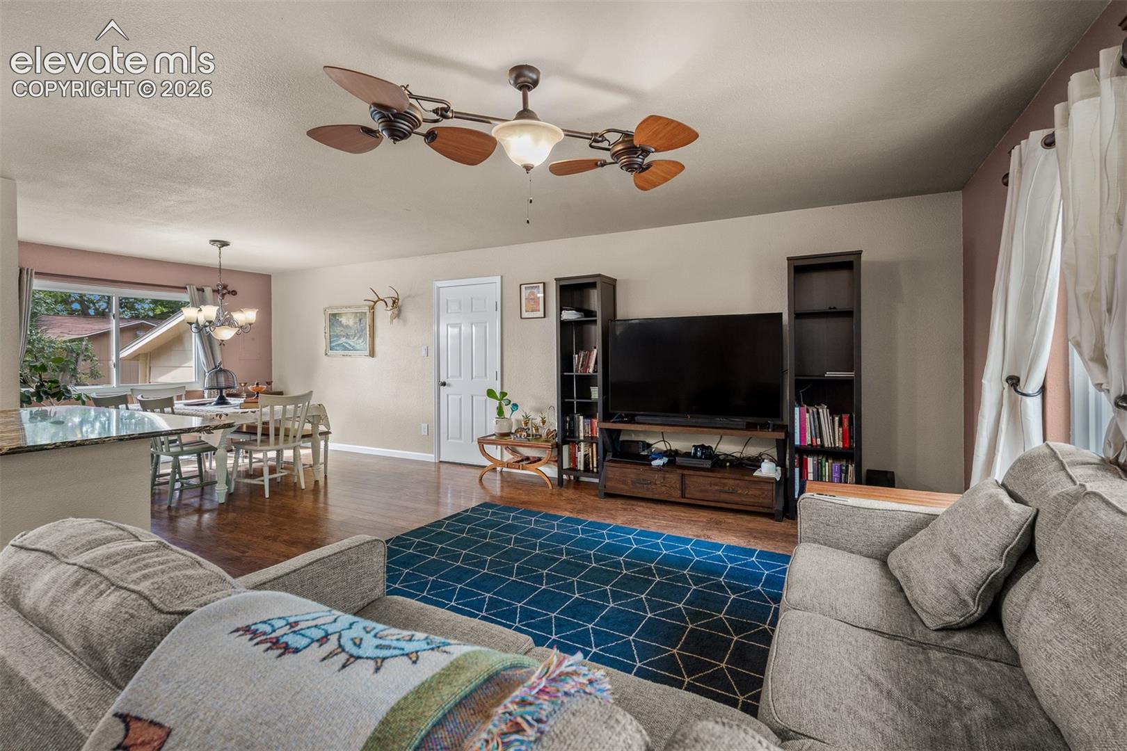 Listing photo 3 for 5119 Constitution Avenue