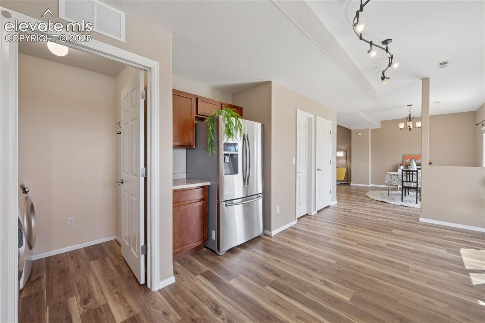Listing photo 10 for 7589 Chenoa Court
