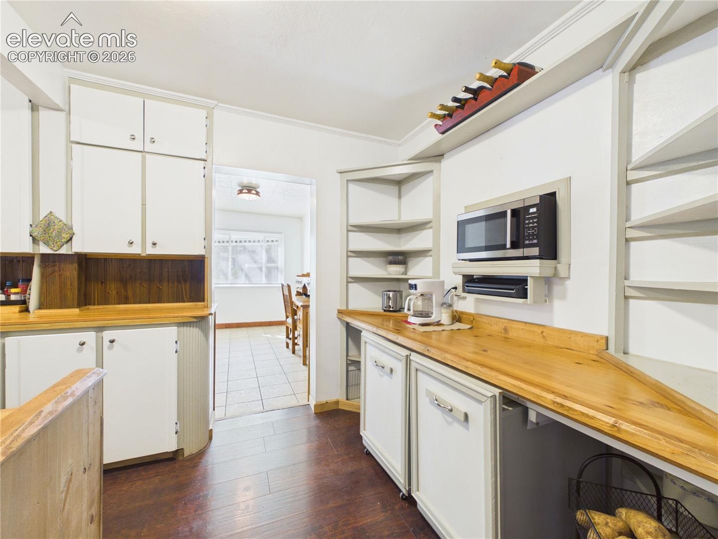 Listing photo 8 for 2910 8th Avenue