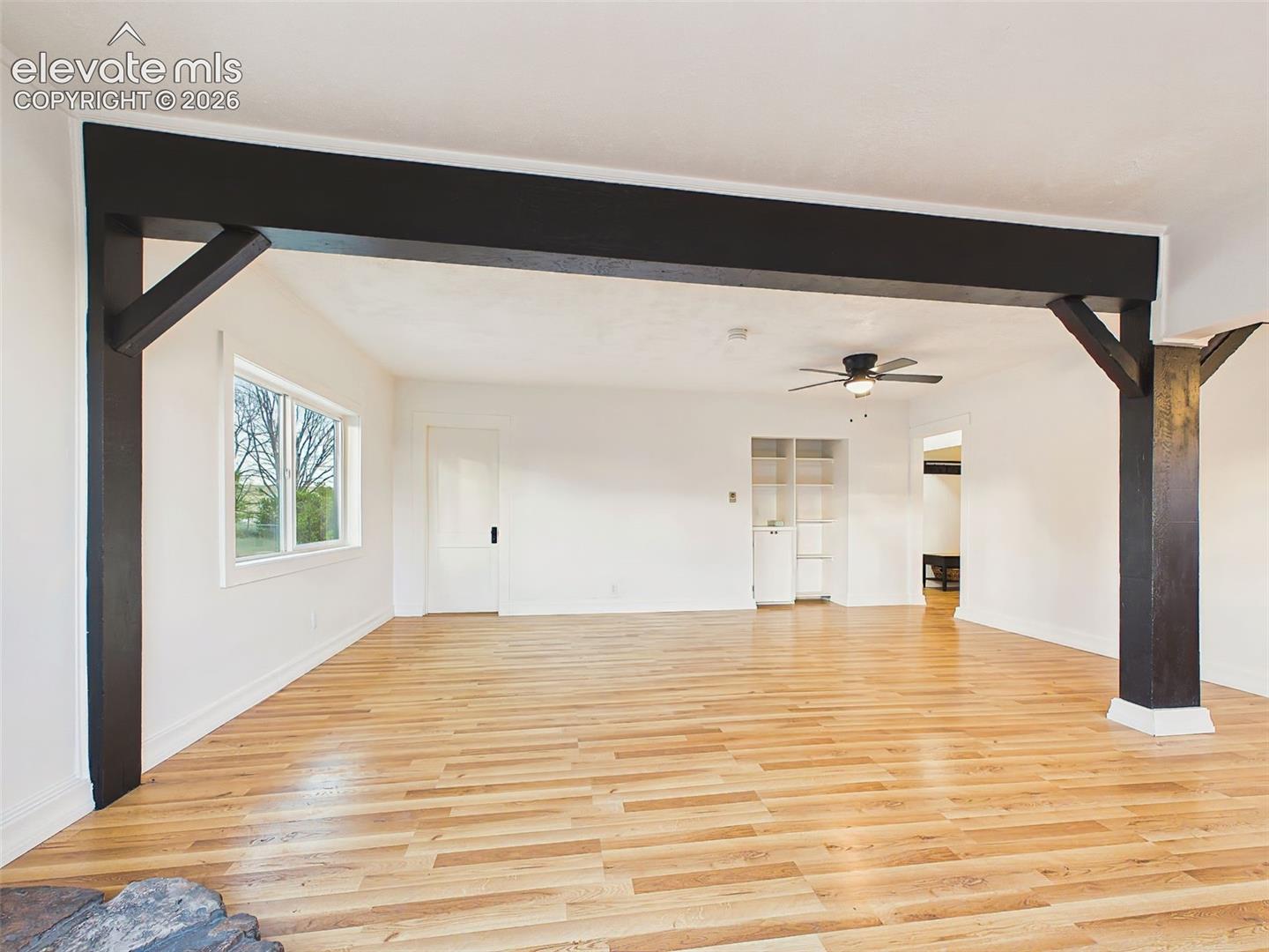 Listing photo 14 for 23015 Murphy Road
