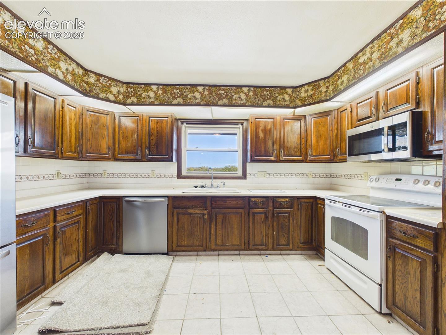 Listing photo 10 for 1980 27th Lane
