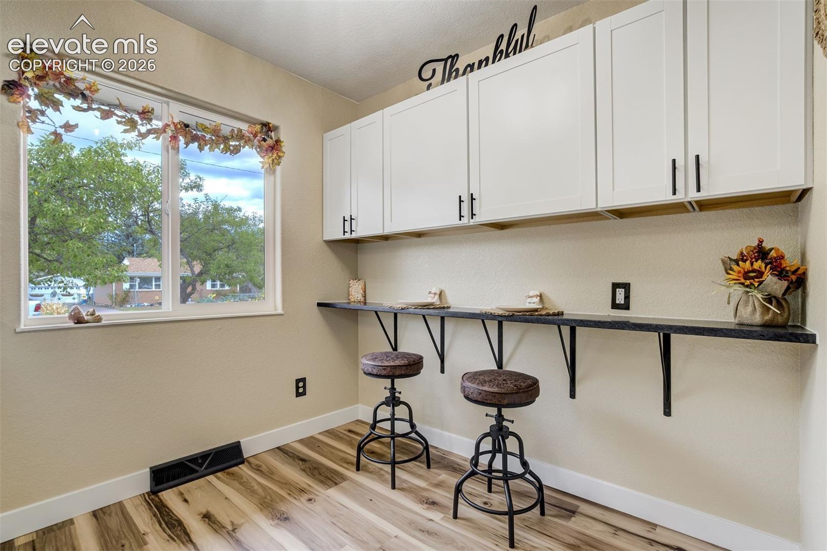 Listing photo 16 for 1730 Auburn Drive