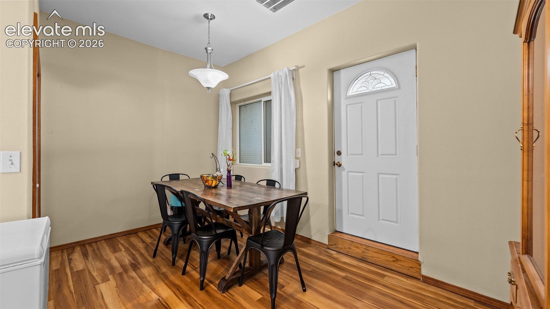 Listing photo 9 for 512 Corte Sol NA