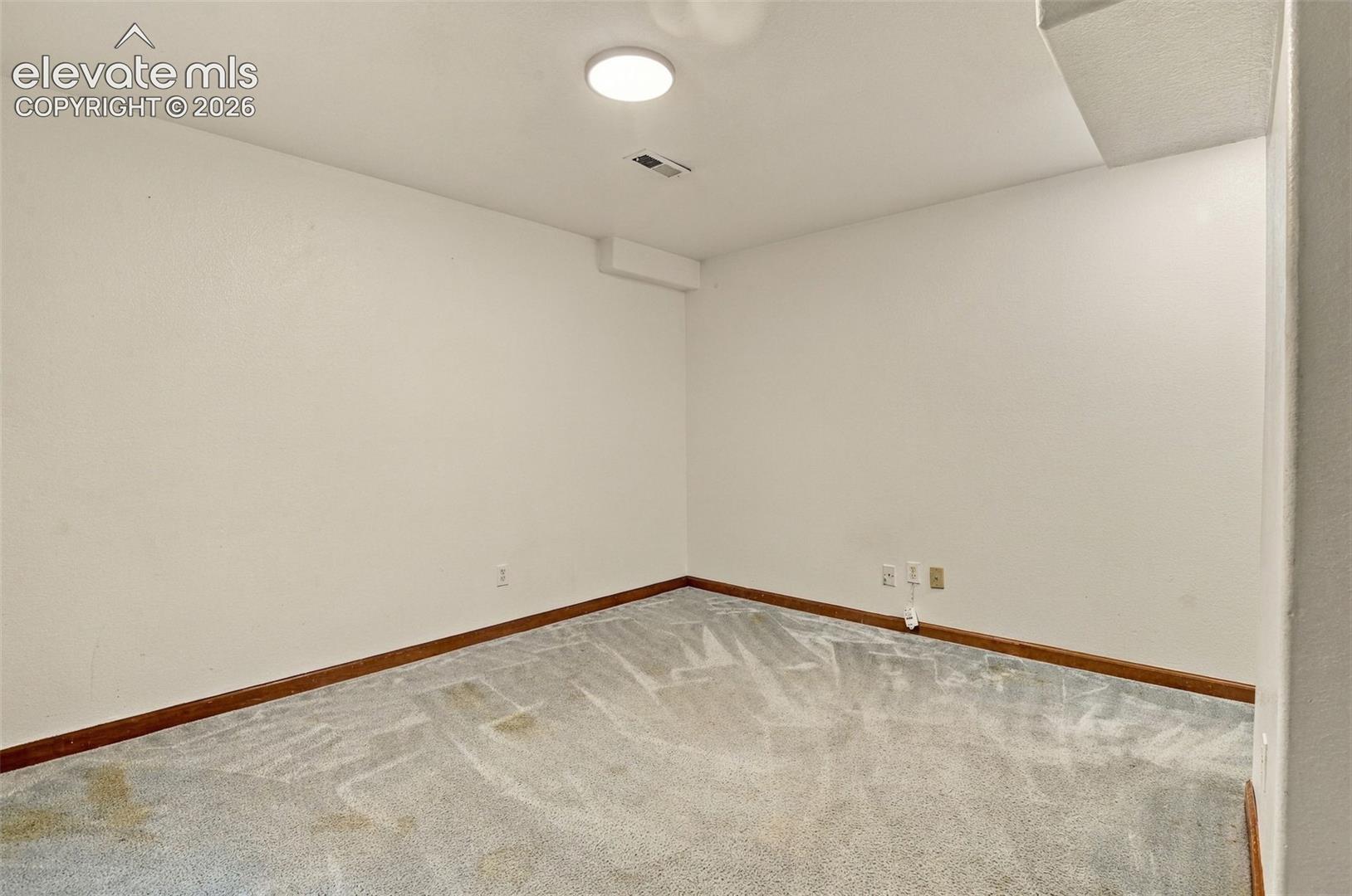 Listing photo 23 for 1040 Red Brooke Drive
