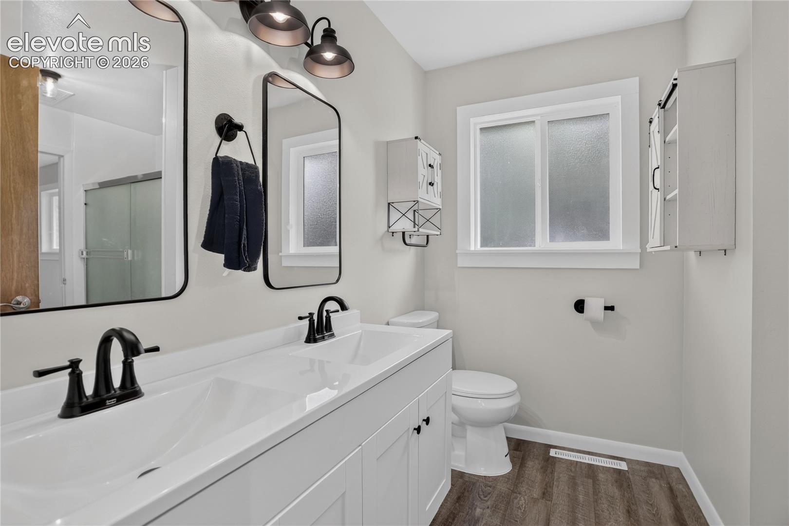 Listing photo 12 for 4619 Sprucewood Drive