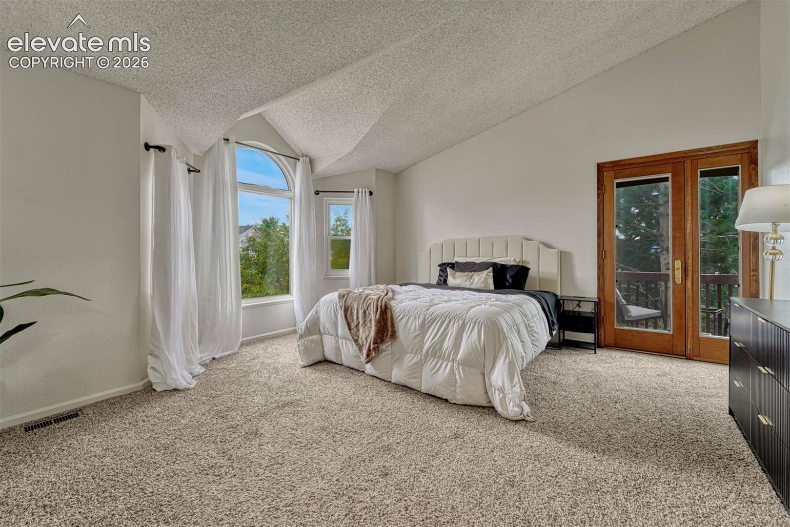 Listing photo 15 for 7510 Hickorywood Drive